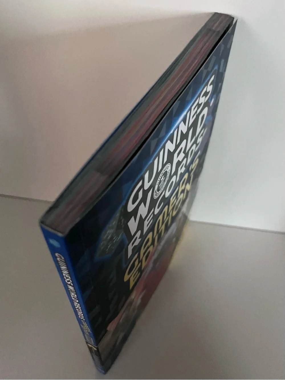 New Guinness gamers world records full color book